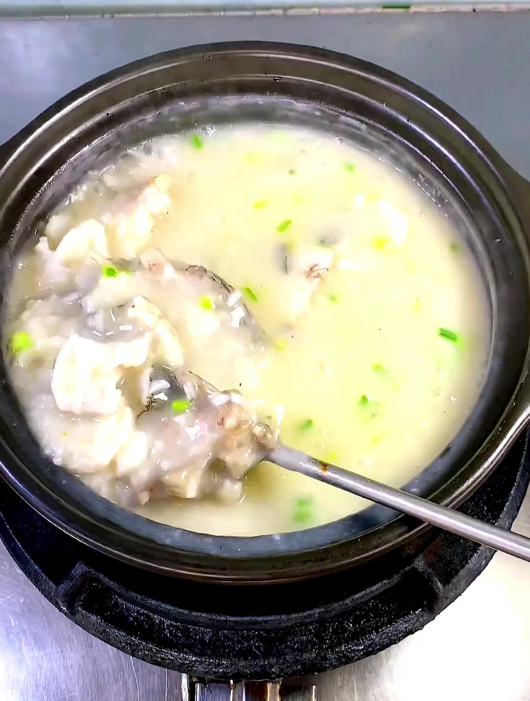 秋天第一锅砂锅鱼粥,能暖你的胃吗?