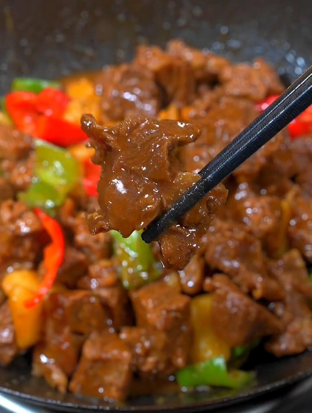 这样炖出来的牛肉软烂又入味,真的太香太下饭了