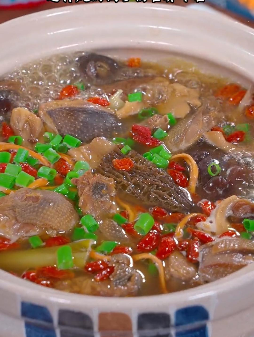 炖鸽子汤,多加这一步炖出来的鸽子汤,汤鲜味美