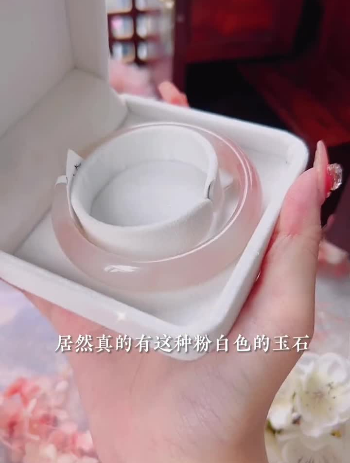 播播间留下圈口,找粉镯镯!鸡血玉桂林鸡血玉手镯