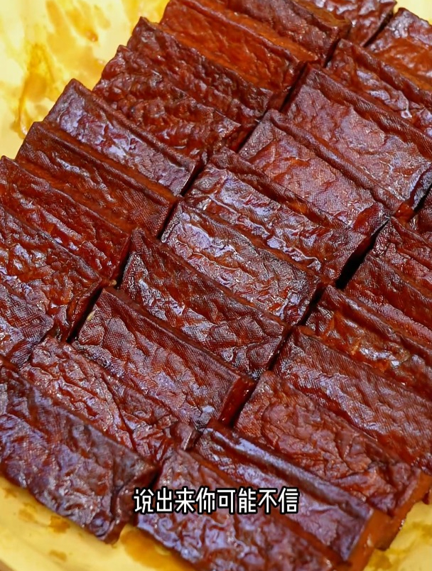 湖南武冈的卤香干可是卤菜摊的抢手货