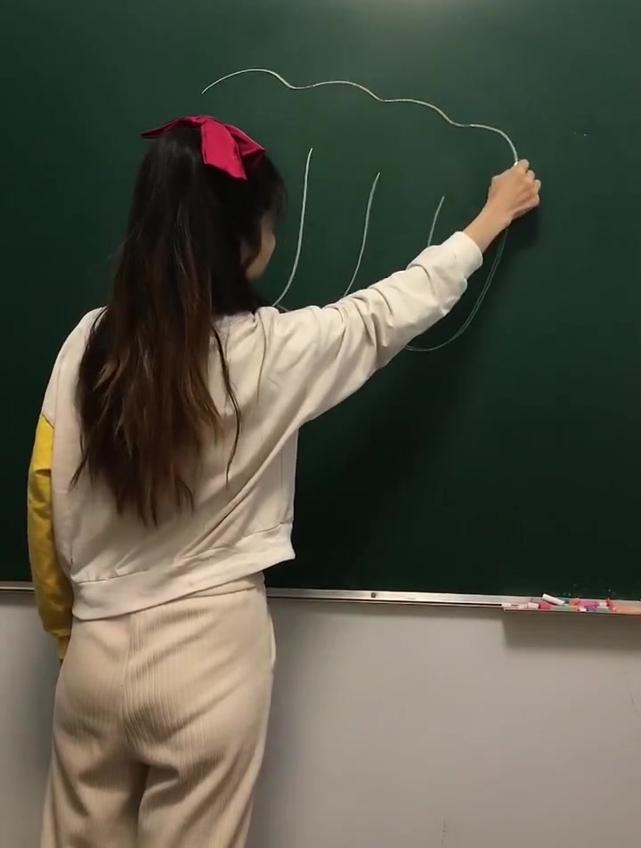 用四个J画一个拳头简笔画,跟着视频画保证你会画的出来!