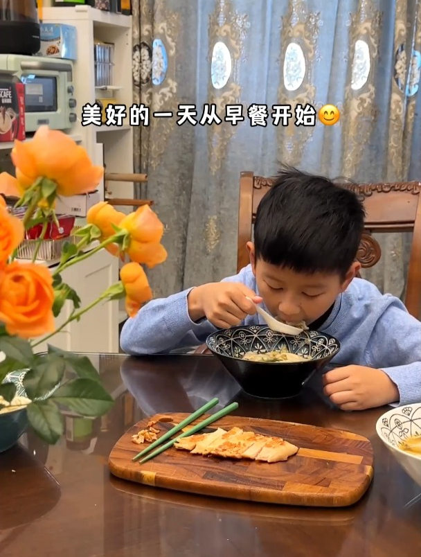 从小吃到大的荠菜大馄饨,简单美味又好吃,一起来试试吧