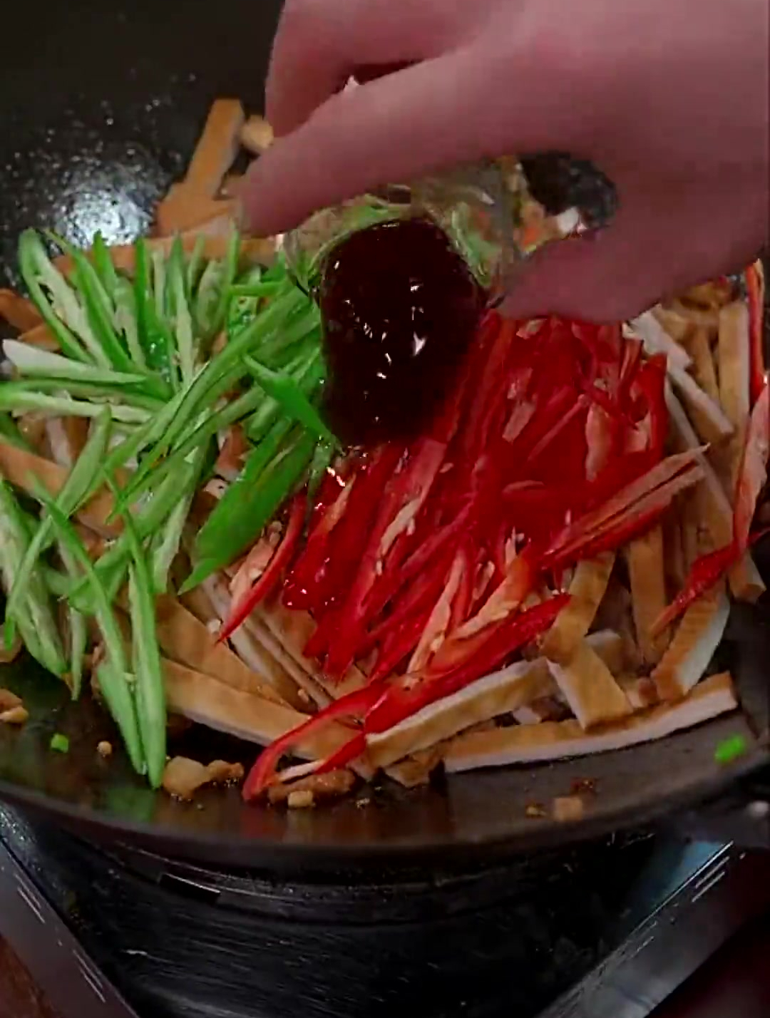每天不知道吃什么下饭菜,你可以做这道香干炒肉丝