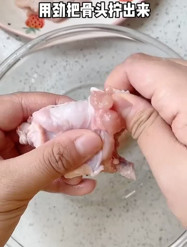 鸡翅和米饭这样吃宝宝吃不够有饭有肉一口气