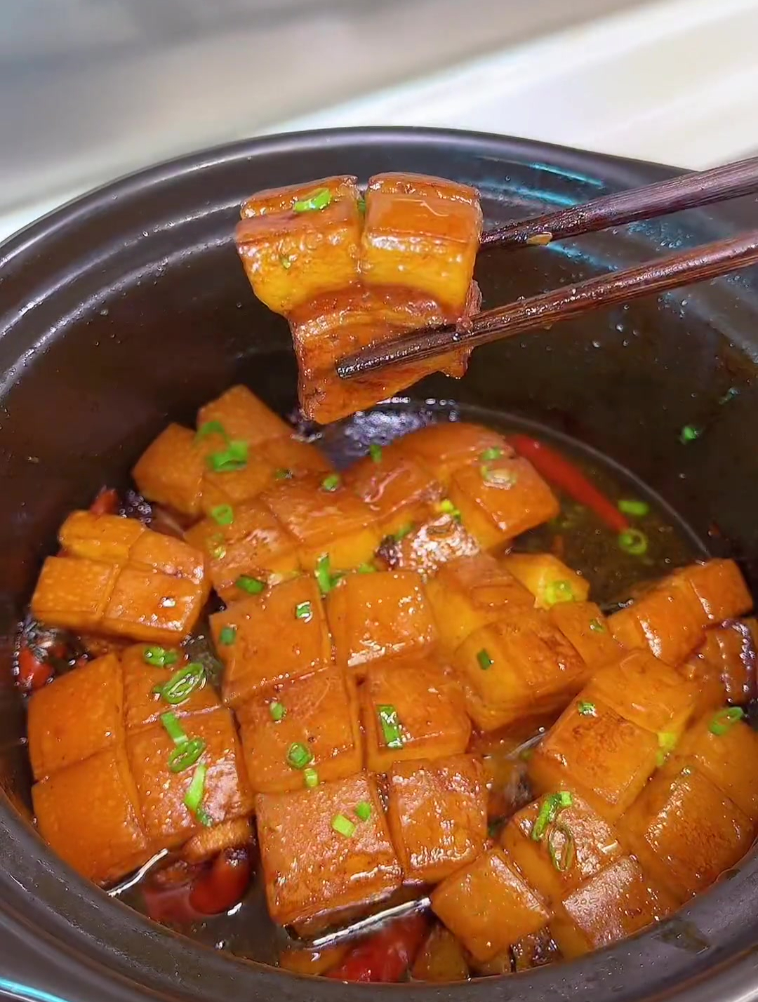 这样做的红烧肉软烂入味,真的不腻哦!