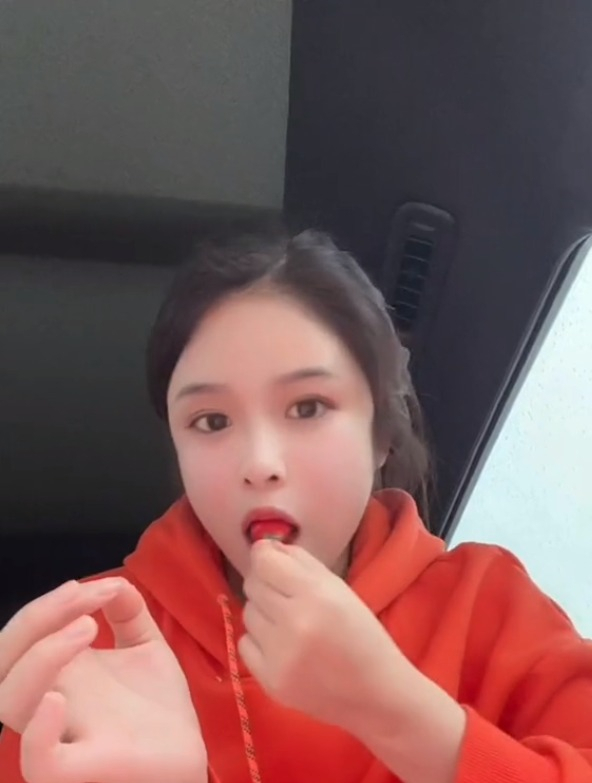 我订婚了,发小纯真生娃了,从小到大的朋友一转眼就做妈妈了