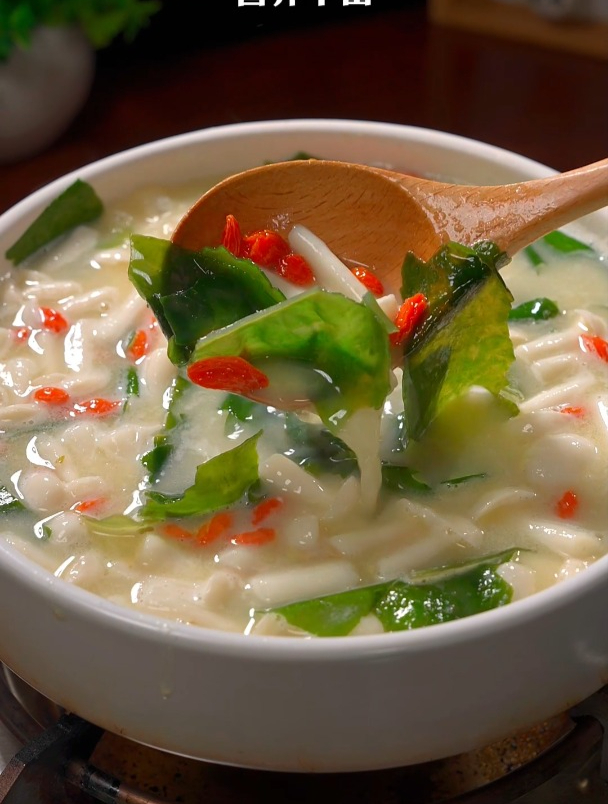 每次孩子要是想喝鲫鱼汤我都会这样给他做,又鲜又白