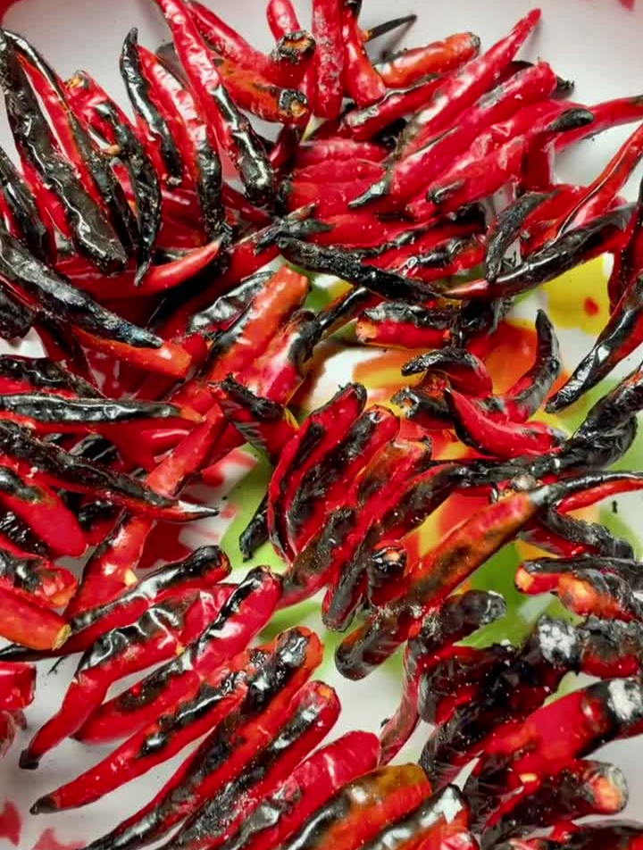 傣族无辣不欢,撇菜根腌牛皮,酸大眼姐姐工作室辣辣辣