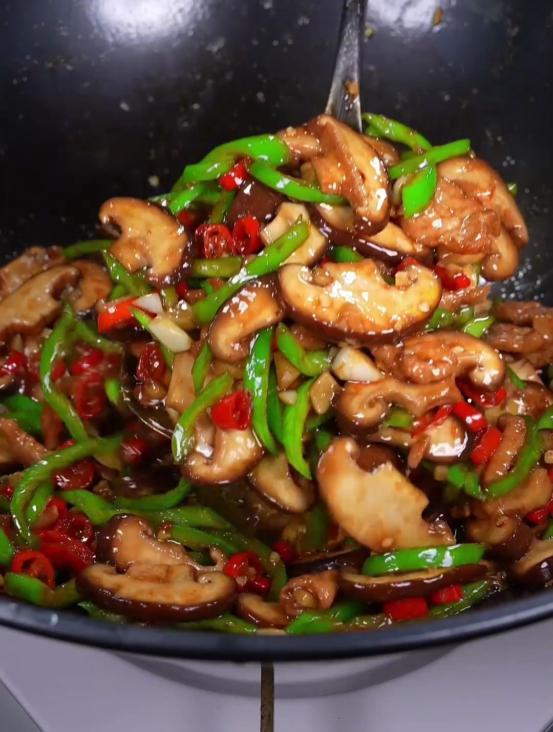 香菇炒肉 鲜香滑嫩 简单好吃又下饭