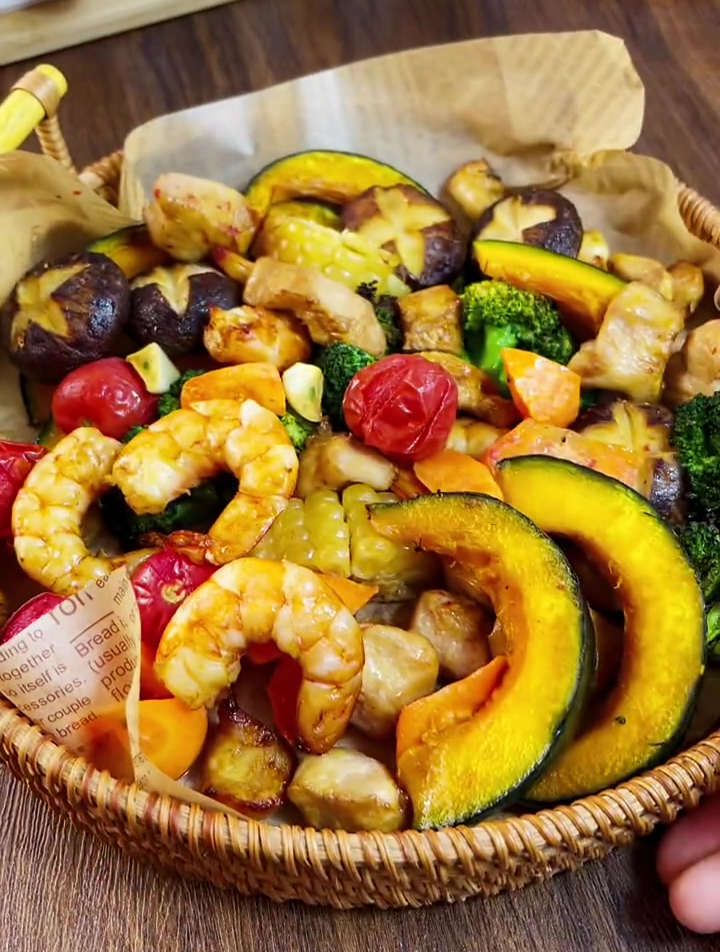 零失败的低卡烤时蔬,南瓜软糯香甜,烤过的肉肉满屋飘香