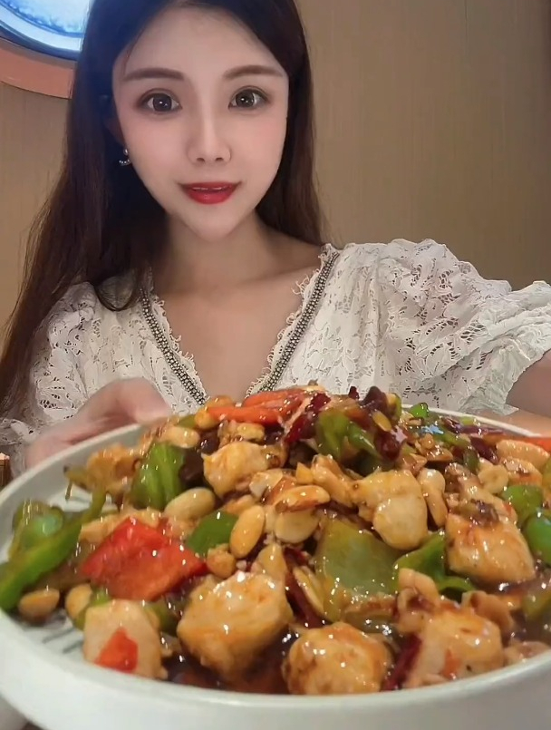 两人 三餐 四季 99米这样一桌怎么样