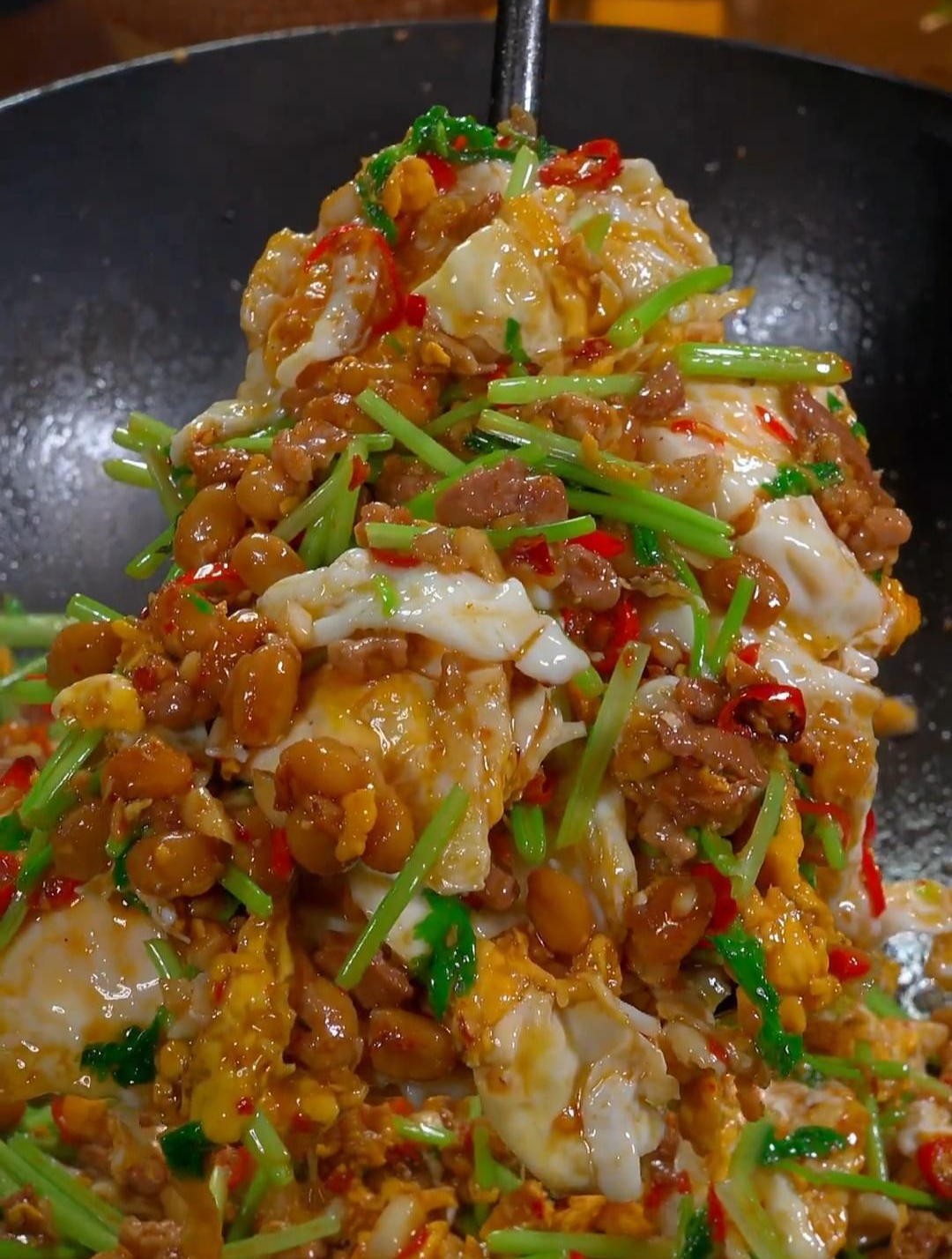 这样做的腊八豆炒鸡蛋,吃过的都赞不绝口