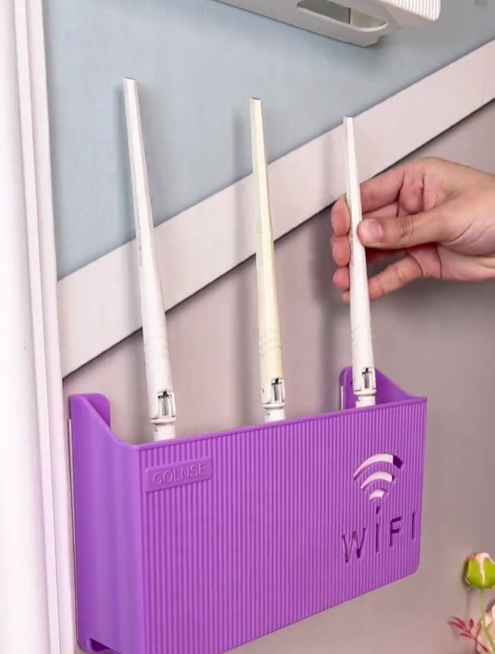 家里的路由器别再乱放,瞧聪明人把它挂在墙上,打扫方便不占地儿