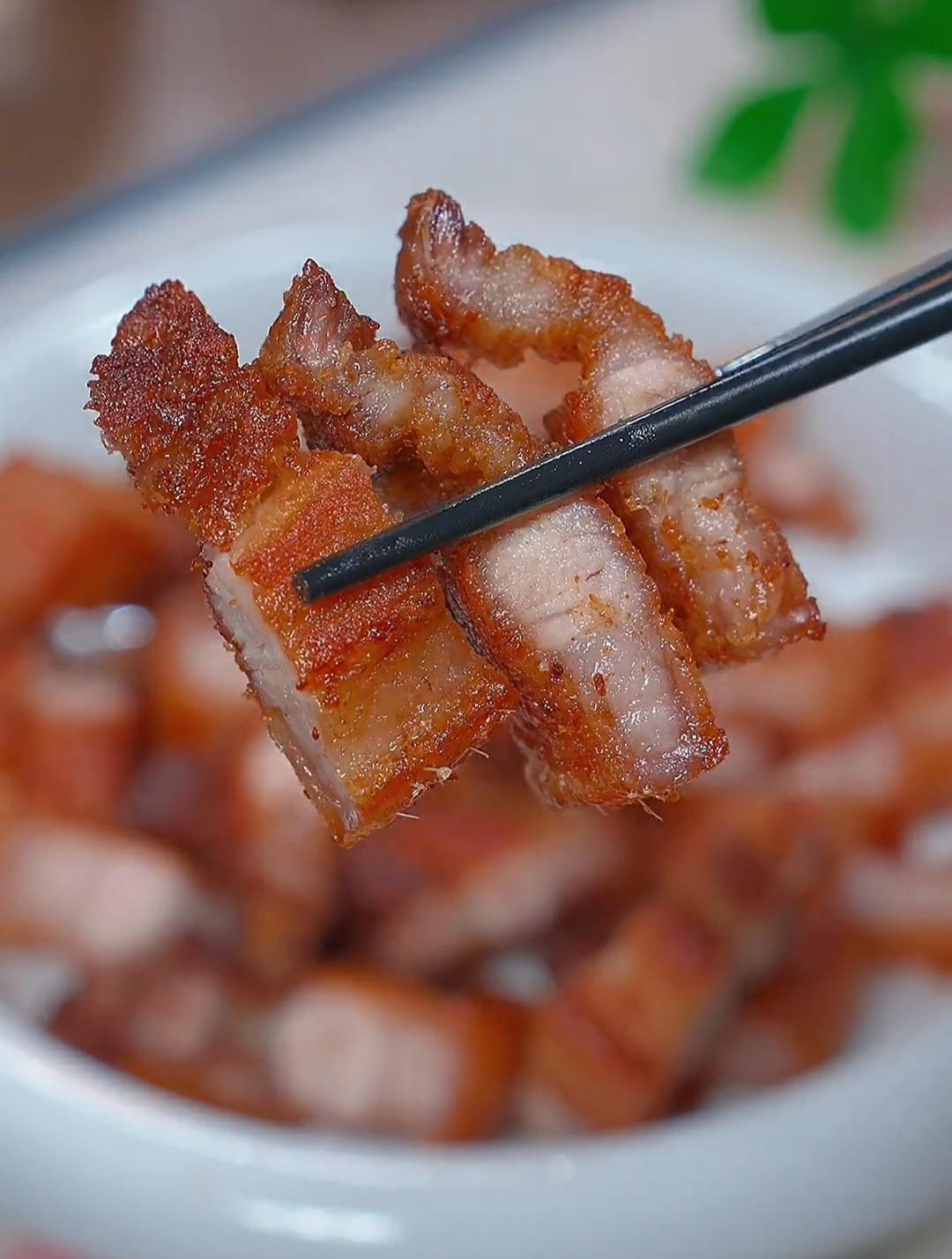 这样做的蒜香椒盐五花肉 酥脆入味