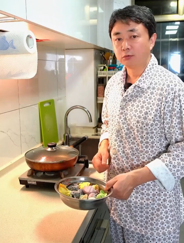 5分钟冰花锅贴,不知道孩子早餐吃啥,你可得学好了