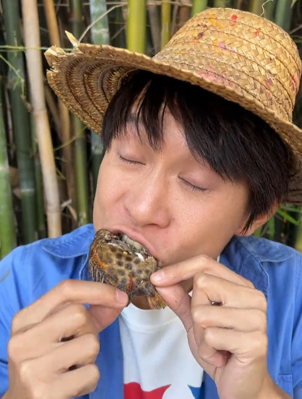 放生金鼓鱼宝宝 又是做好事的一天