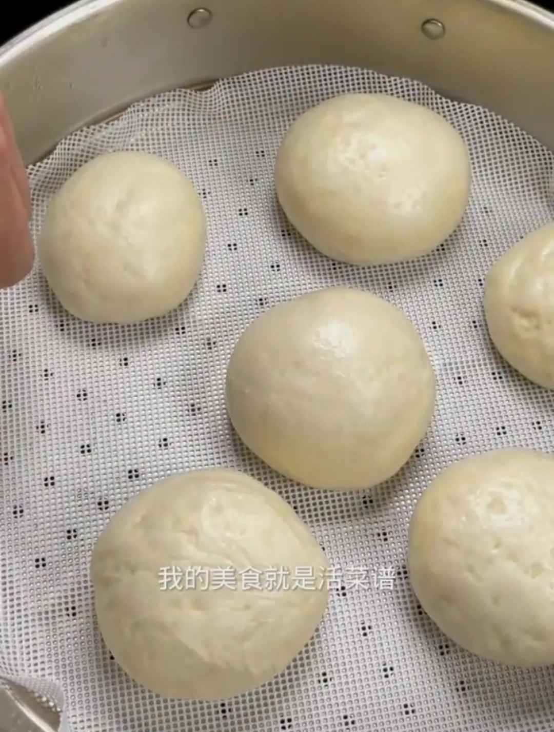 你真来对了,这个视频告诉你馒头最简单的制作