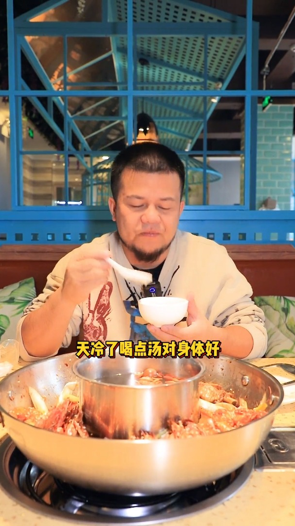 阿克苏 这家火锅店鸭掌 鸭翅鹅肉 软烂入味