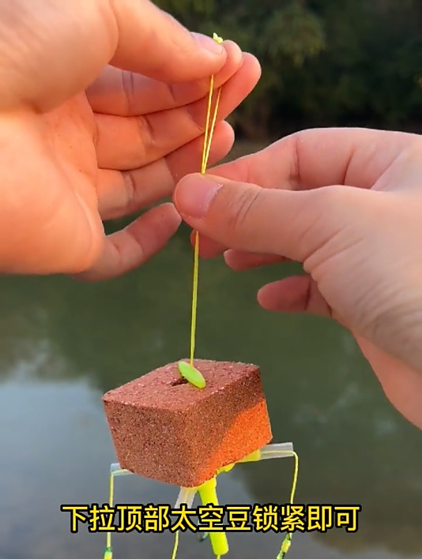 钓鲢鳙,为啥人家随便一甩就等着上大鱼?因为多做了这1步!