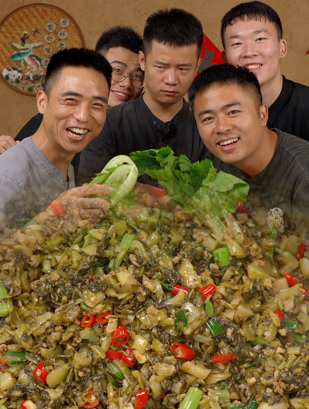 把芥菜做成捞菜炒个肉沫,酸爽解腻还下饭真是太好吃了