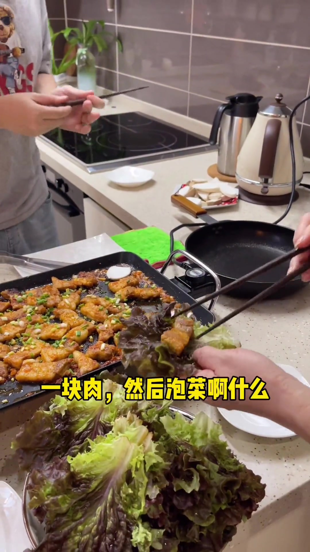 韩国普通家庭周末吃什么,韩国欧巴教你如何正确吃烤肉?