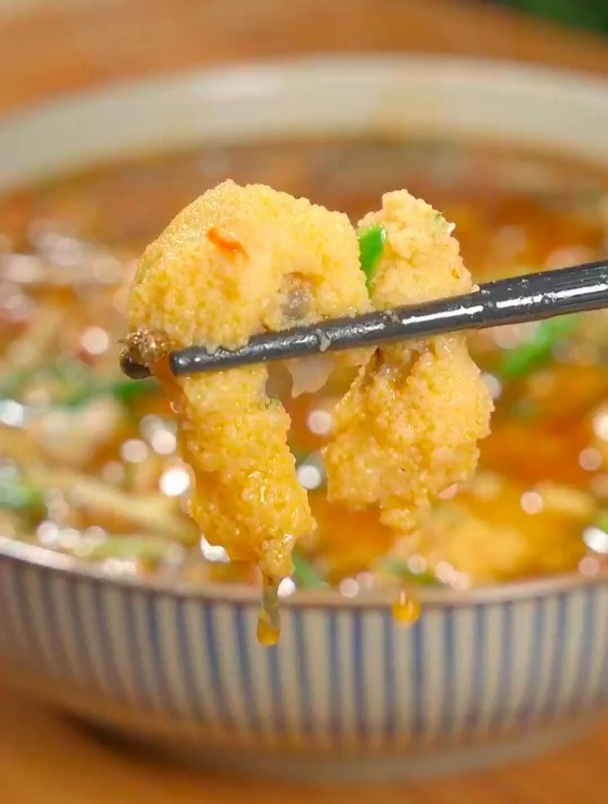 今天这道鲜椒鱼蛋,你一定要学会,汤汁拌面或泡饭吃轻松干三大碗