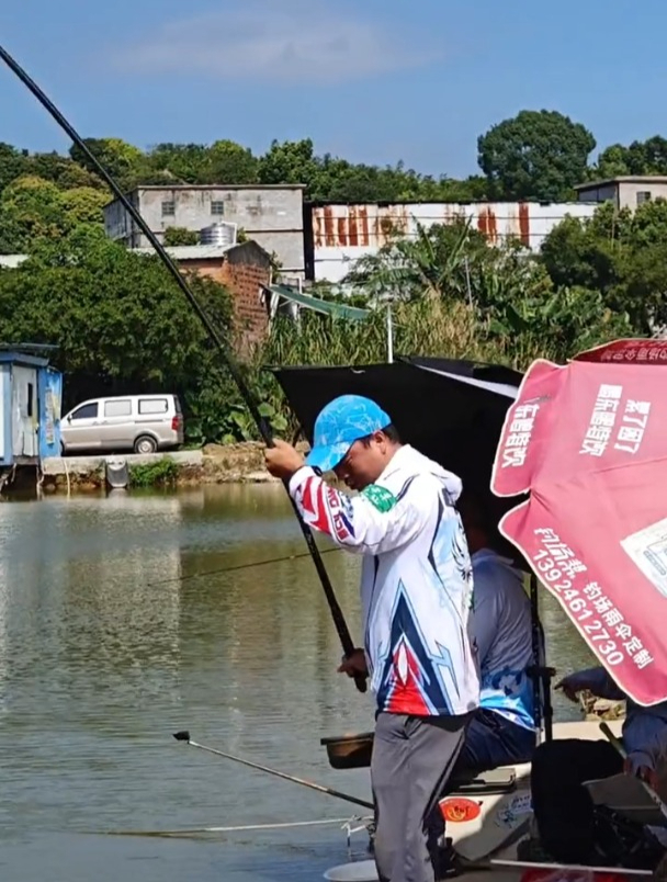 用颗粒钓青鱼钓底该怎么调漂?钓鱼大师现场演示!