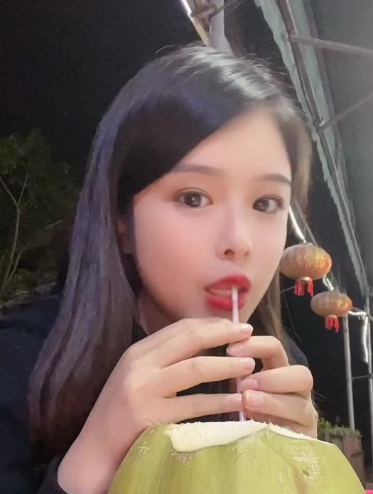 我想知道他的坏脾气啥时候才能被我发现,有点难!哈哈!