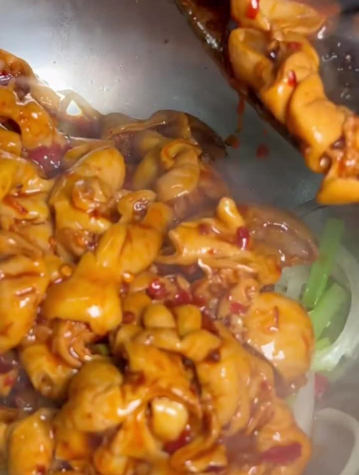 程丽的干锅肥肠yyds!好吃不贵的小饭店!