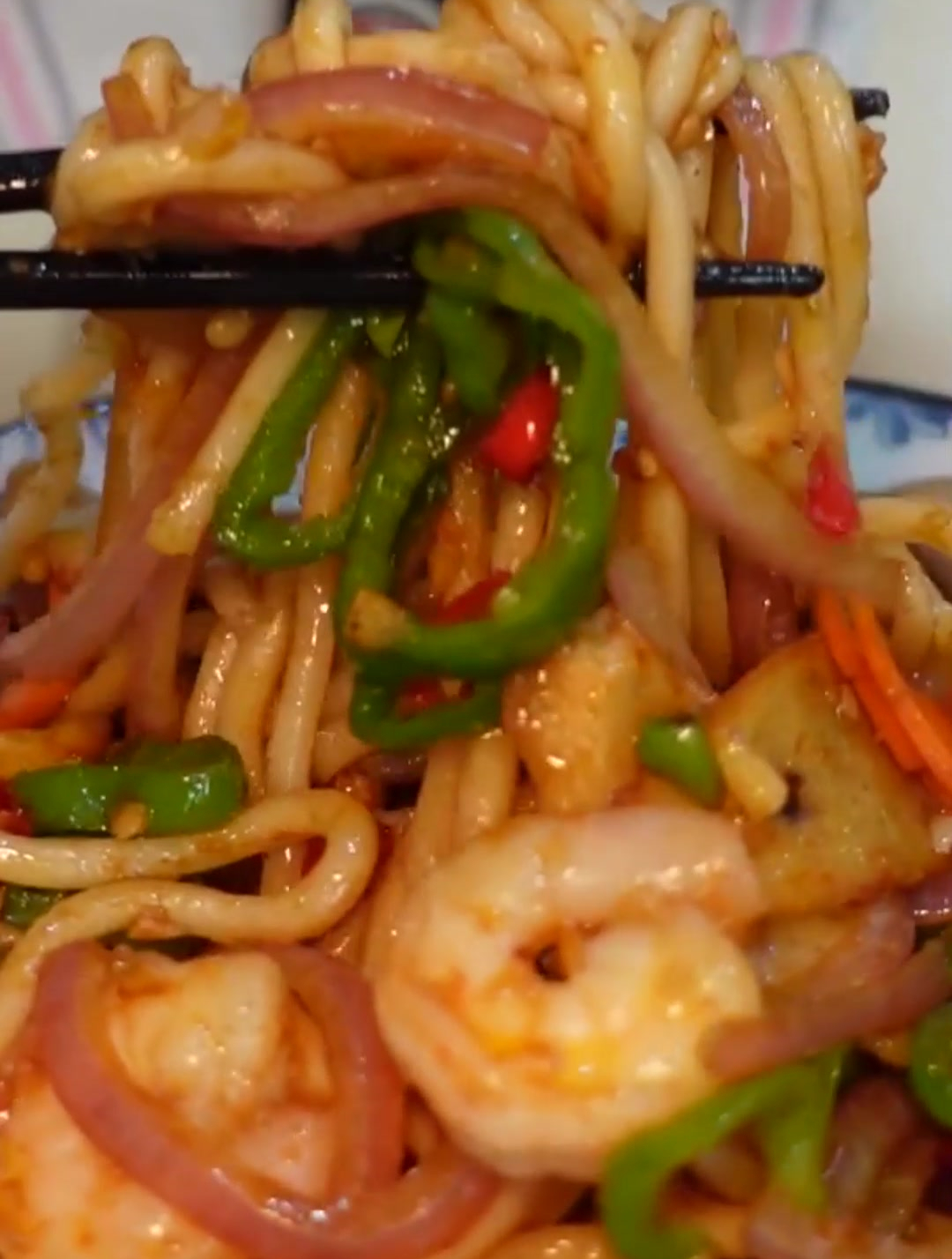 种类超全的关东煮,温暖鲜香秒杀便利店!辣炒乌冬面也吹爆!