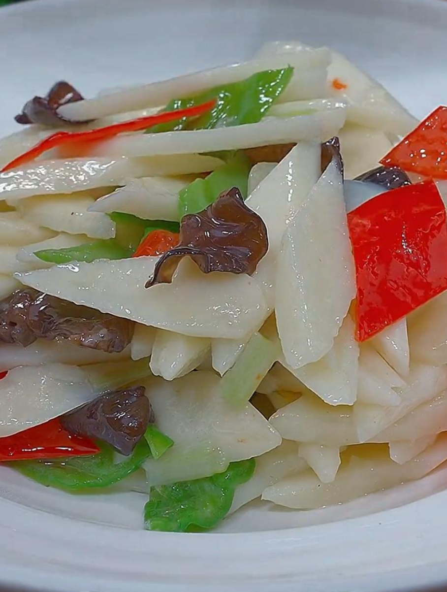 木耳炒山药这样做,清淡好吃,又解腻