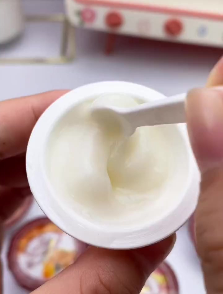 小朋友都喜欢的奶昔冰淇淋,常温是酸奶,冷冻是冰淇淋