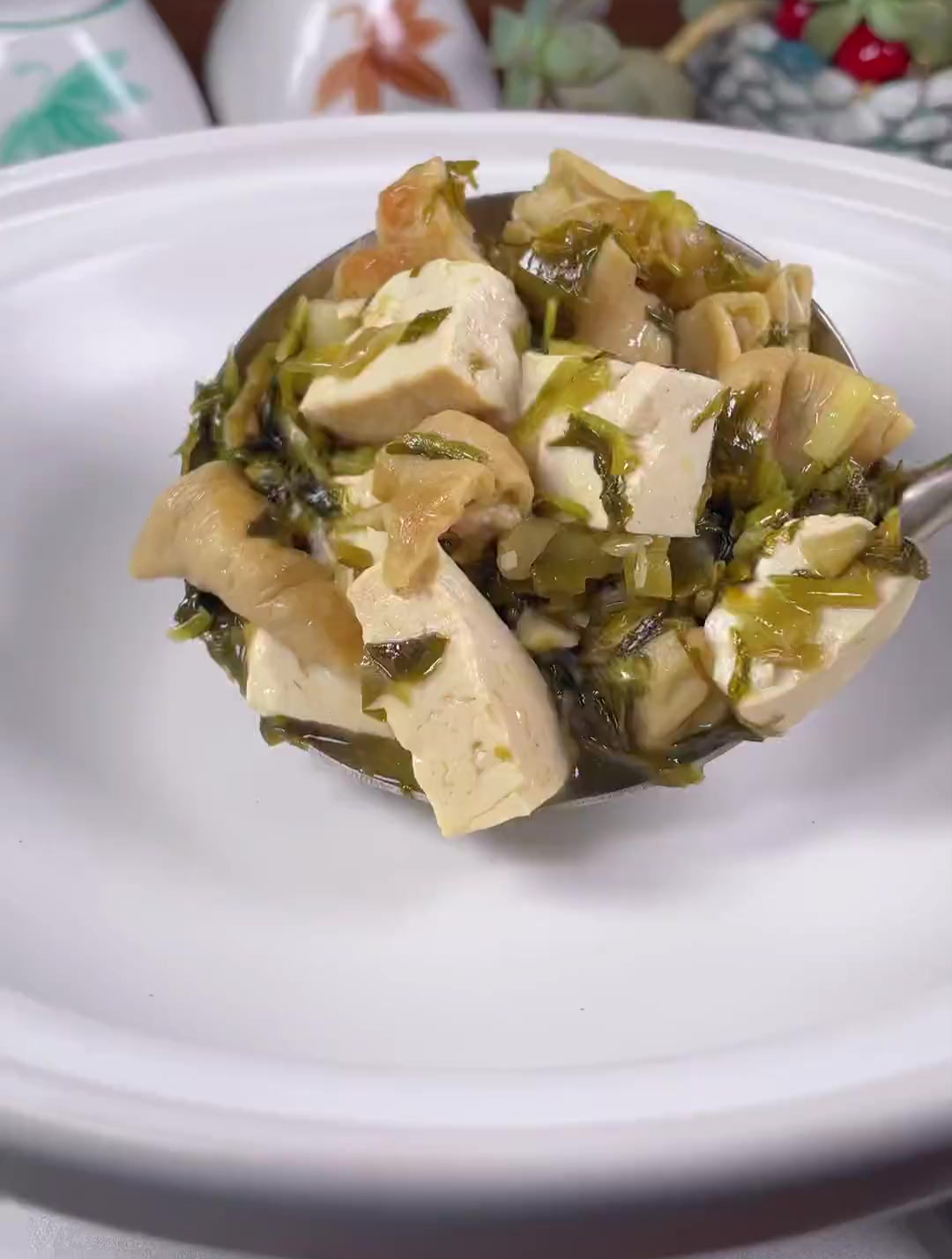 雪菜豆腐烧肥肠,一日三餐人间烟火简单而美味