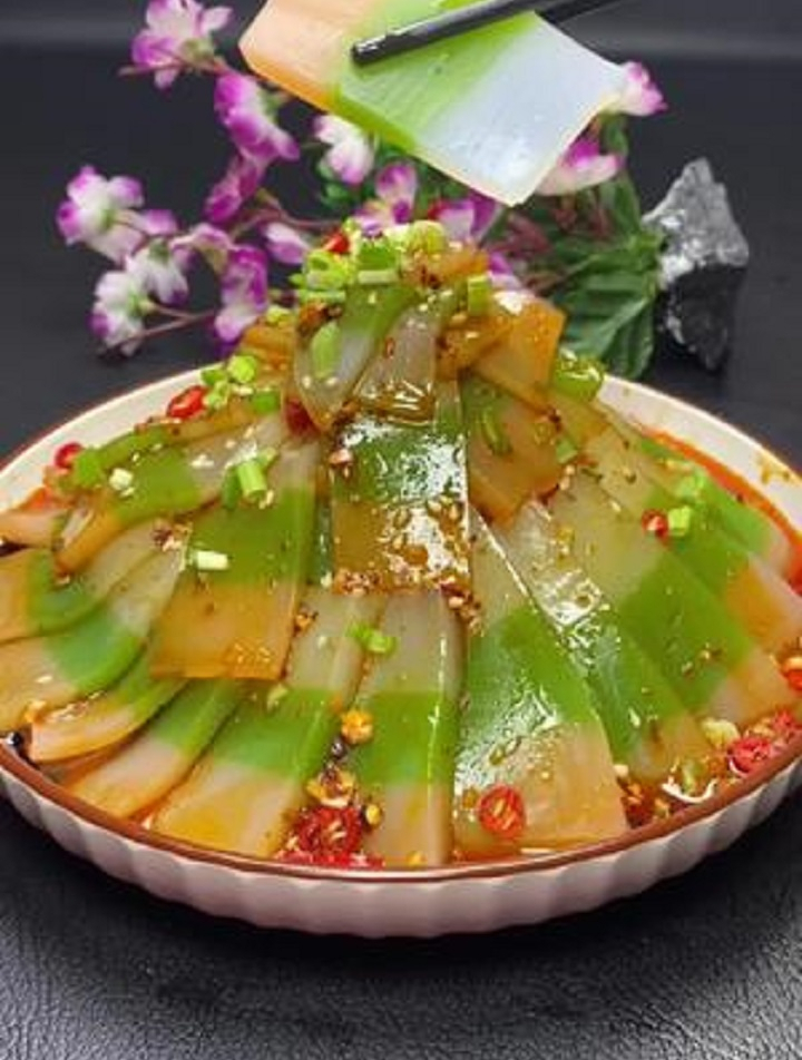 不含色素和添加剂的三色蔬菜水果凉粉,大人小孩都抢着吃