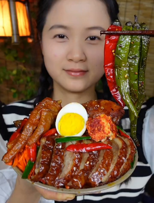 家常菜,虎皮鸡爪,胡萝卜丝,小鸡腿,苕粉陀,鸡蛋,板鸭片