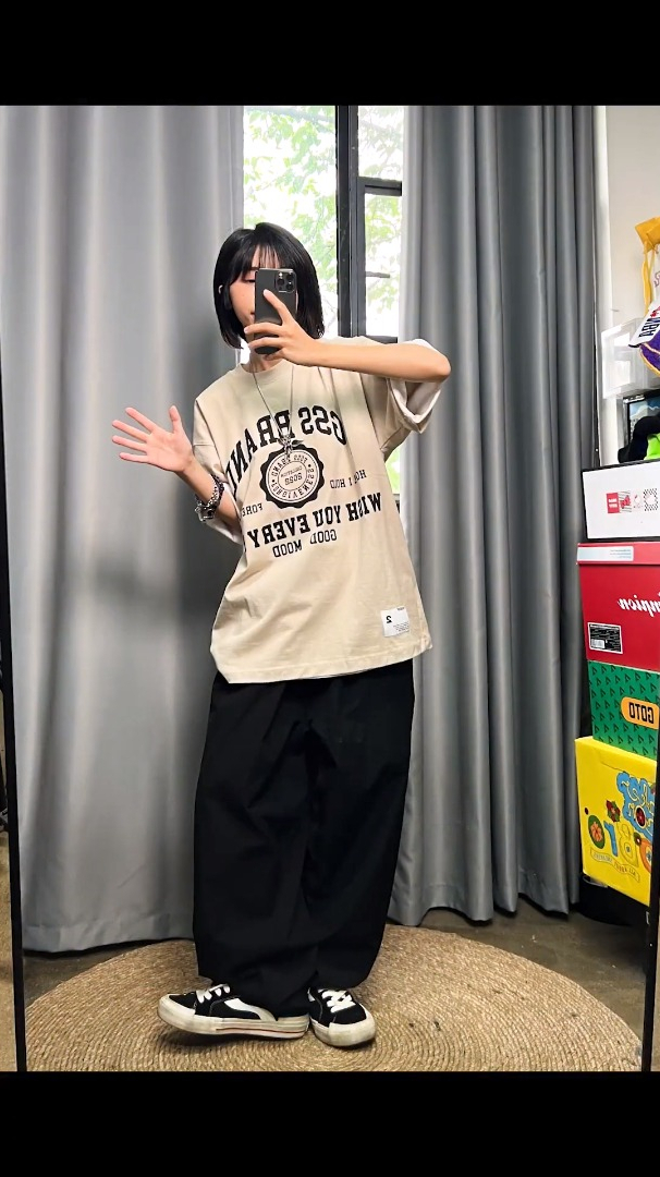男生挡脸对镜pose指南_除了剪刀手,我们还有很多的选择
