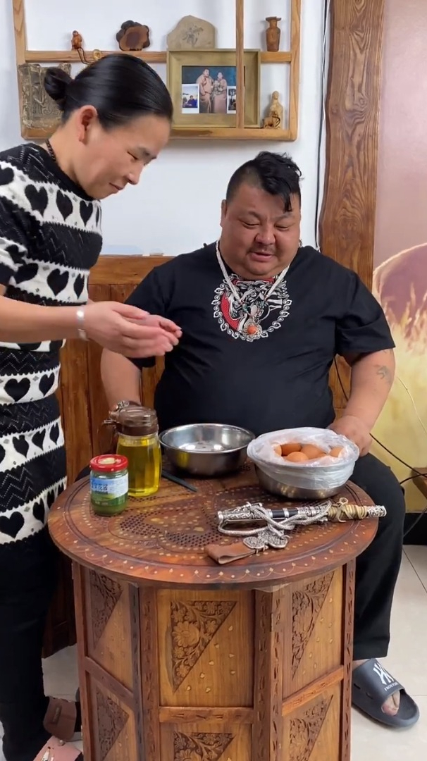 恩克:韭菜花咋样都能吃,来尝尝这个好吃的韭菜花炒鸡蛋