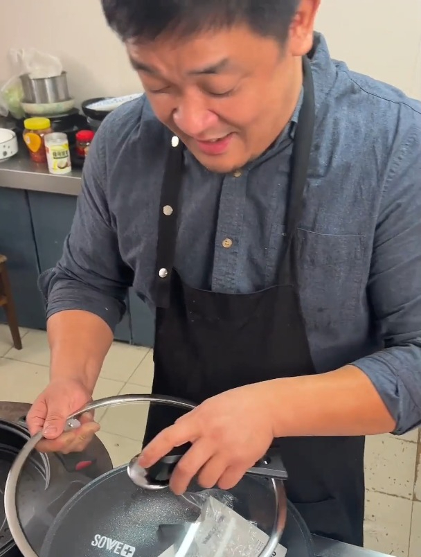 买了个麦饭石新锅 也需要开个锅 非常不粘