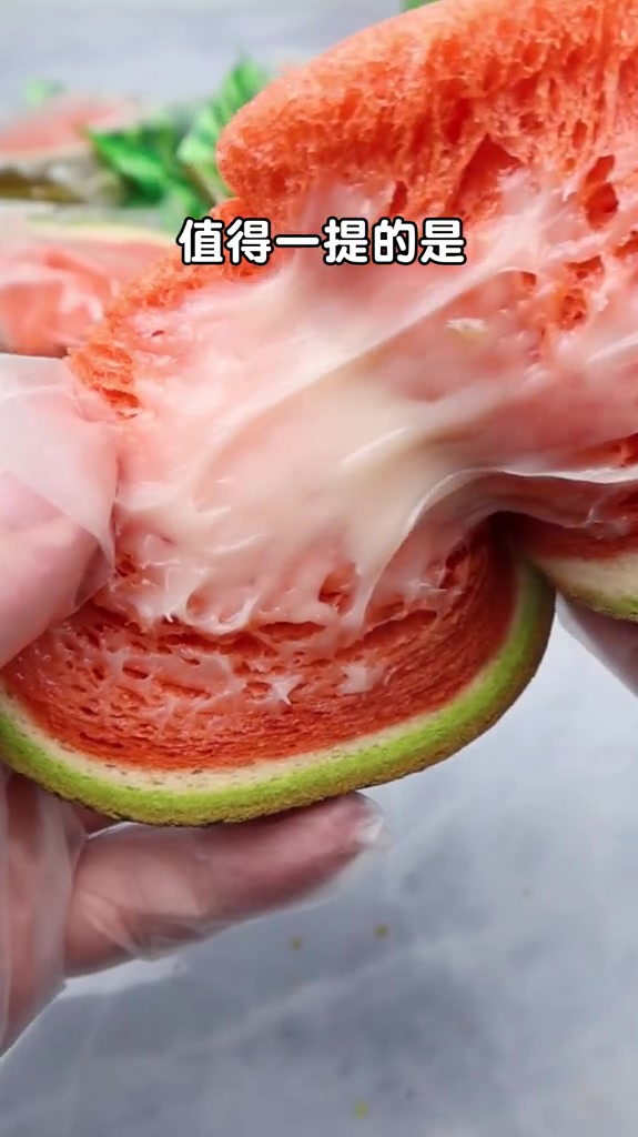 最近很火的西瓜吐司面包拆箱~它来了