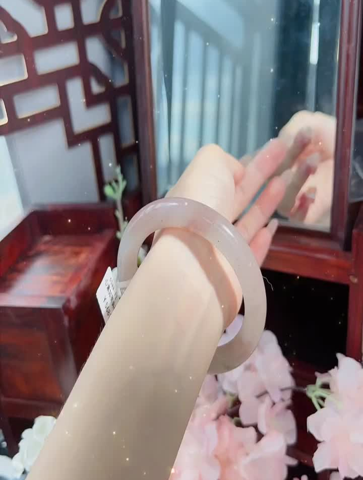 心素如简系列明天两点半上不见不散鸡血玉鸡血玉手镯手镯