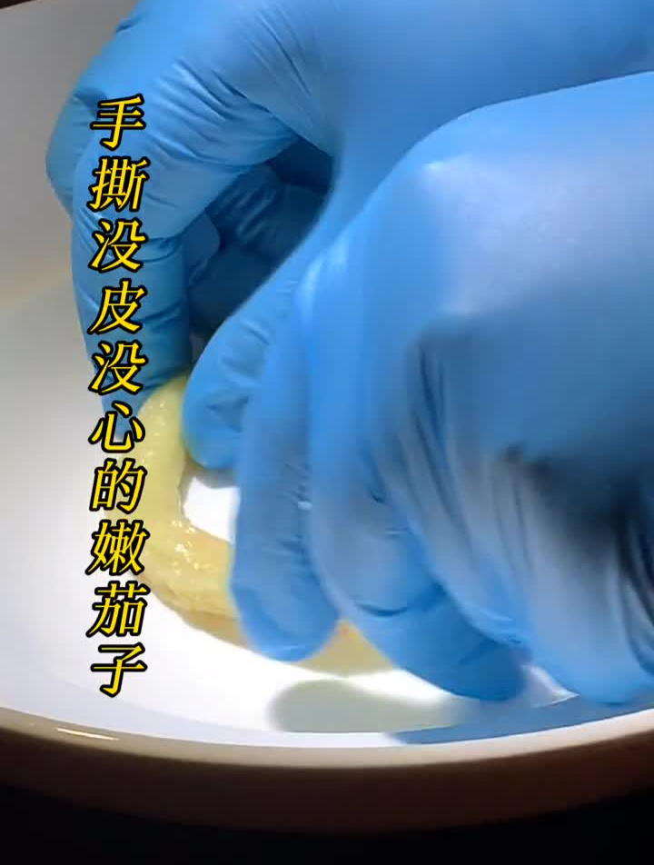 烧椒开胃三色蔬,椒香浓度,开胃下饭!简单好吃才是硬道理!