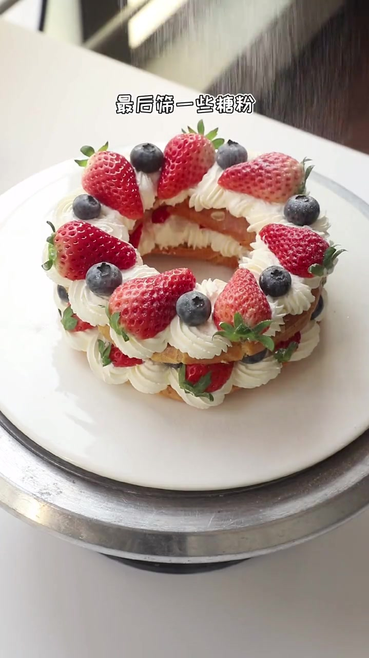 常规造型款泡芙吃腻了怎么办?今天更新花环泡芙做法