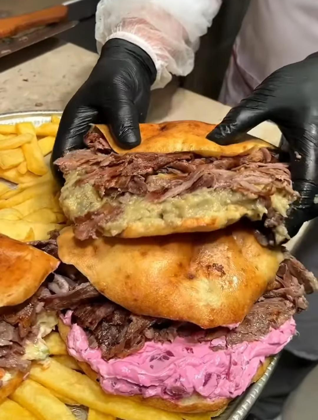 土耳其“肉夹馍”,肉多是关键