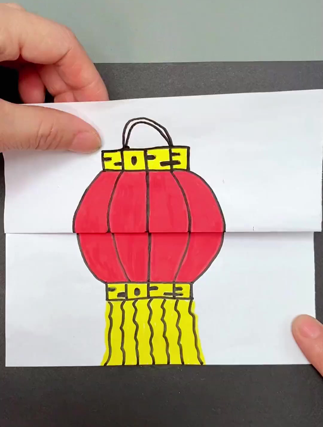 灯笼里面有什么呢 简单有趣的新年儿童创意画兔子灯笼