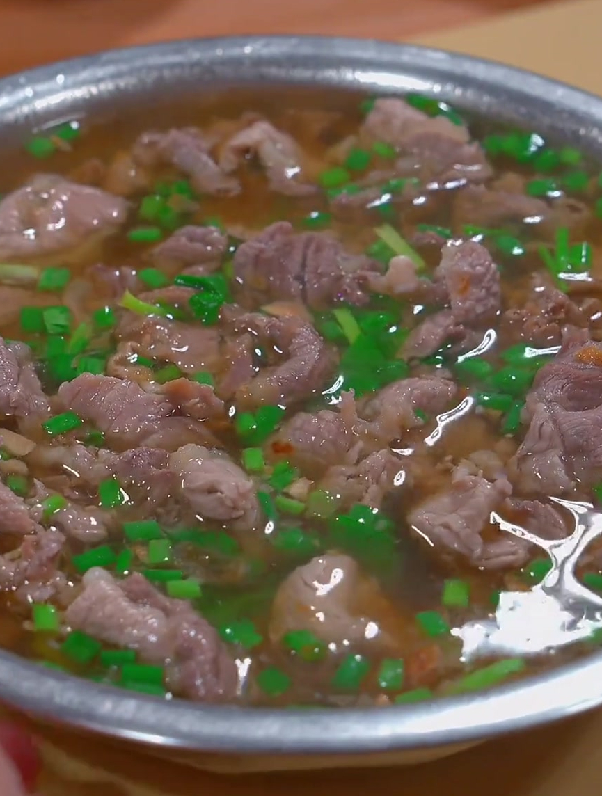 这个新鲜牛肉汤给孩子喝,好吃营养又健康