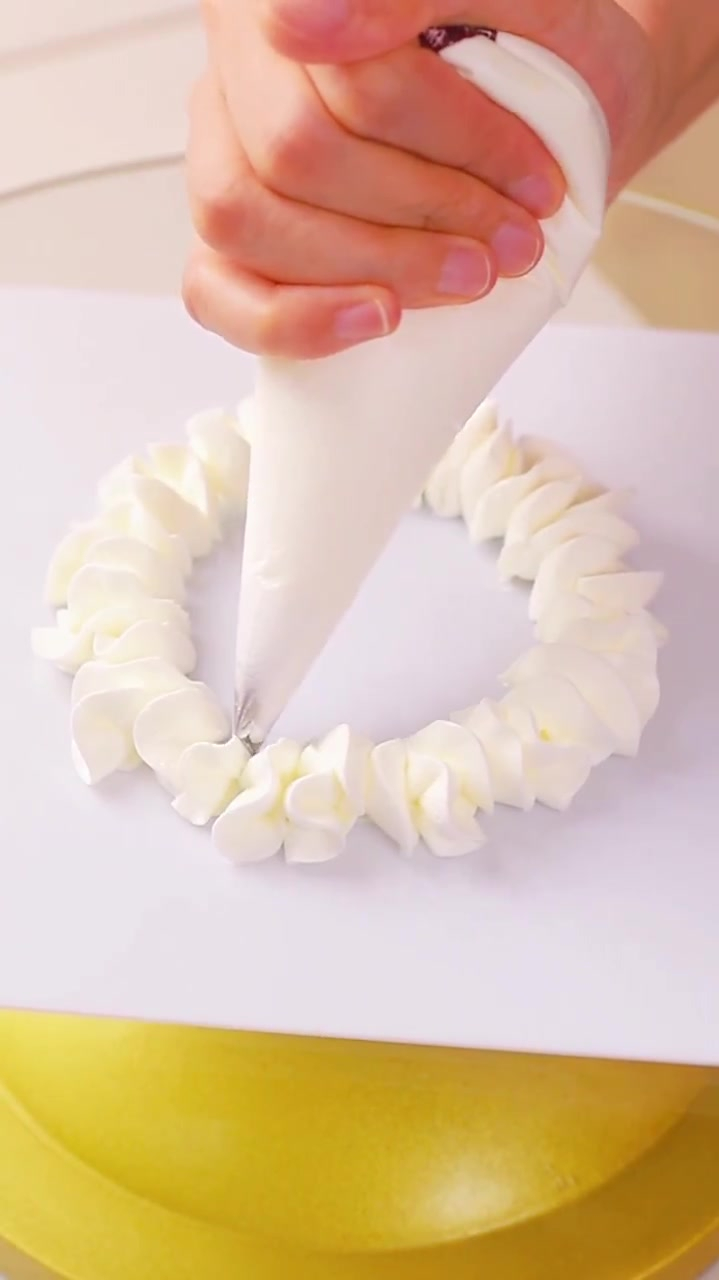 超基础裱花篇——木耳花边手法及裱花嘴的运用