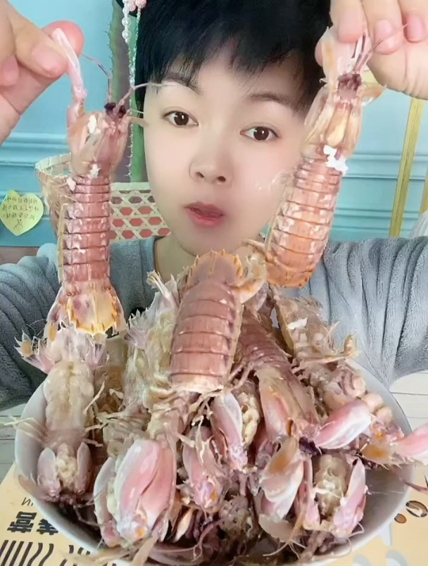 刚出锅的皮皮虾,现在正是吃的季节,太香太鲜了,太好吃了