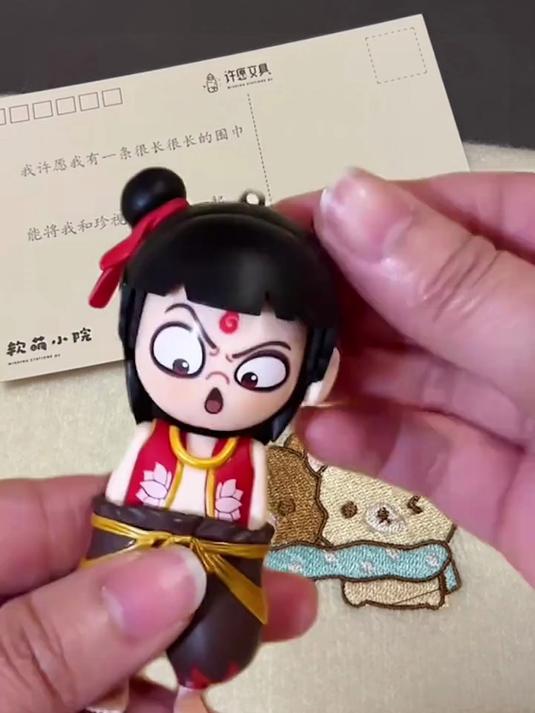 哪吒变脸玩偶:天雷滚滚我好怕怕,劈得我浑身掉渣渣
