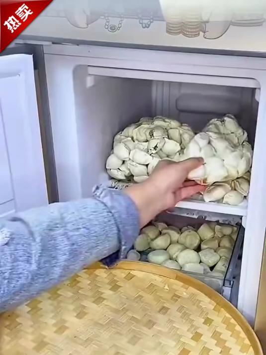 冰箱里面冻饺子总是坨?一招解决